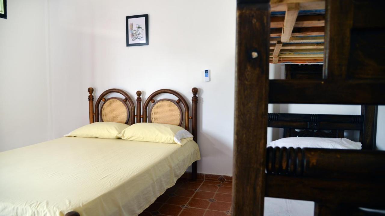 Hostal Dumbira Taganga Buitenkant foto